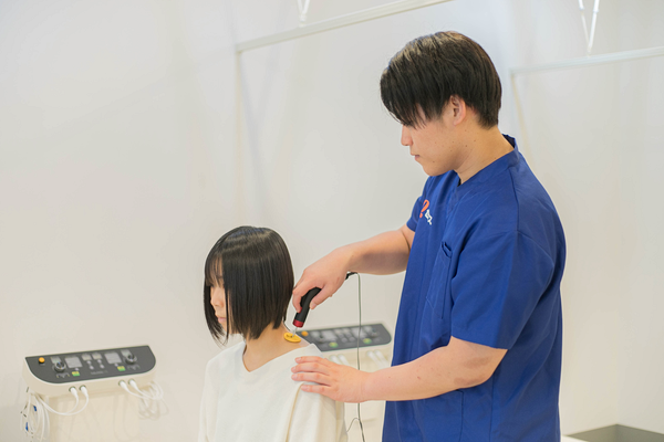 ハイボルト療法の様子